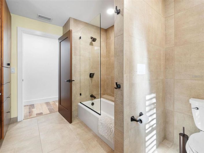 Image No.43-4 Bed Property for sale