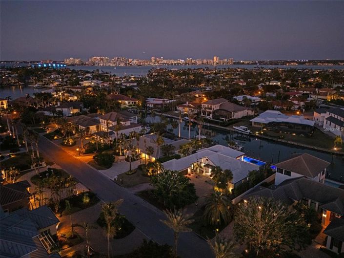 Image No.53-4 Bed Property for sale