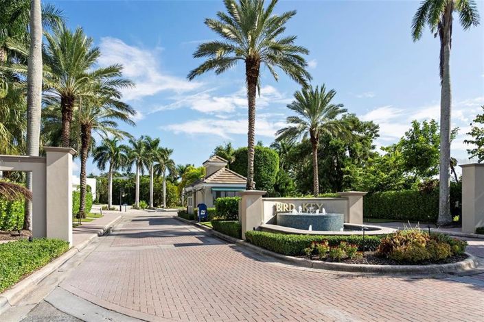 Image No.55-4 Bed Property for sale