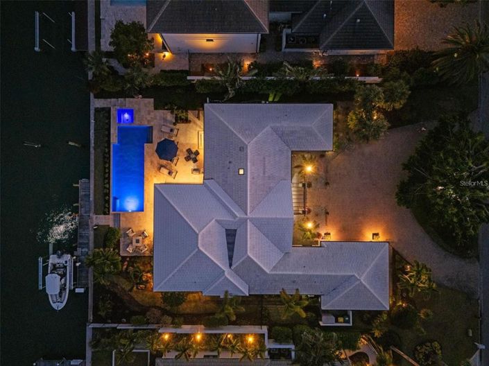 Image No.6-4 Bed Property for sale