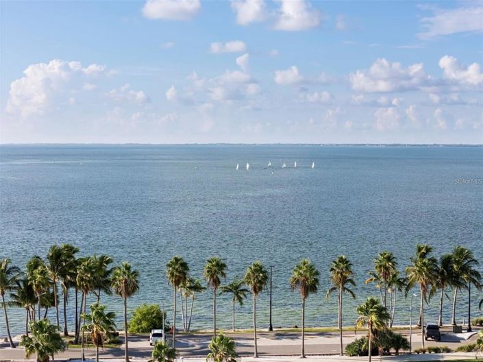 Image No.60-4 Bed Property for sale