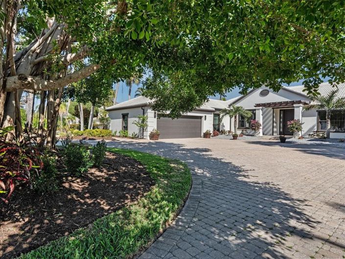 Image No.64-4 Bed Property for sale