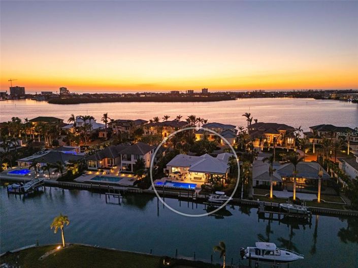 Image No.7-4 Bed Property for sale