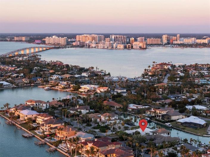 Image No.9-4 Bed Property for sale