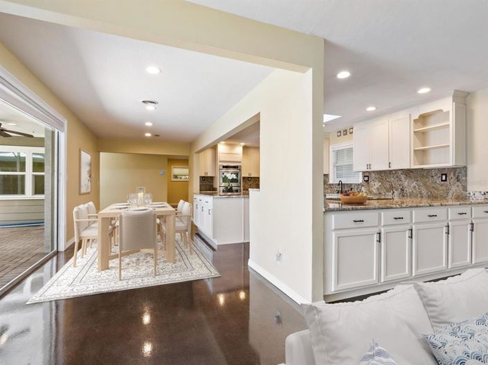 Image No.11-4 Bed Property for sale