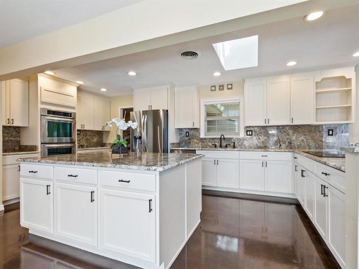 Image No.13-4 Bed Property for sale