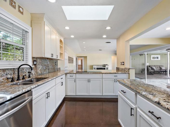 Image No.15-4 Bed Property for sale