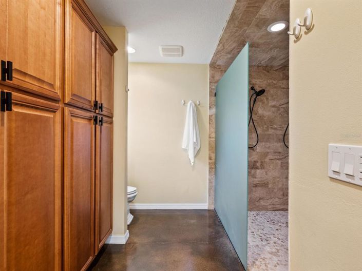 Image No.22-4 Bed Property for sale