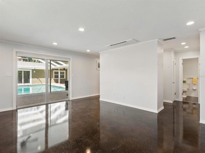 Image No.25-4 Bed Property for sale