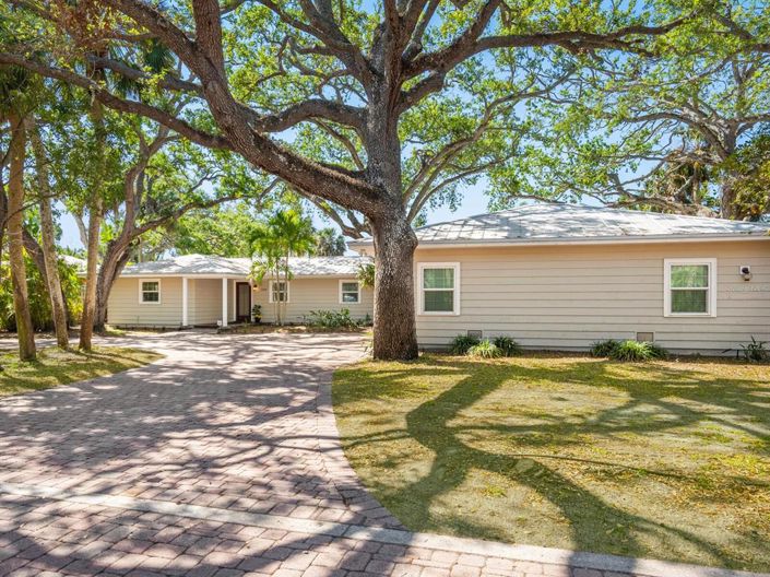 Image No.3-4 Bed Property for sale