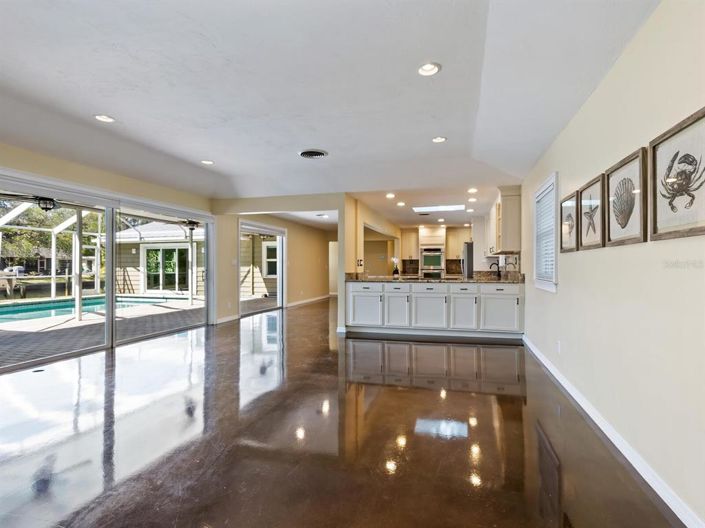 Image No.5-4 Bed Property for sale