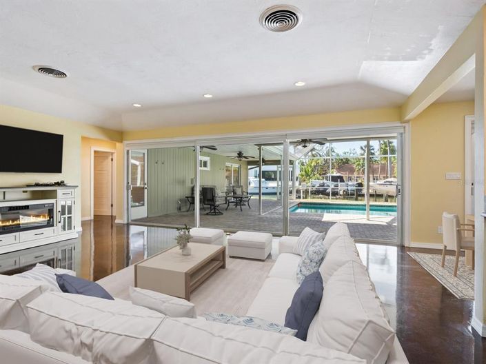 Image No.6-4 Bed Property for sale