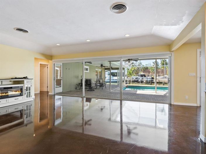 Image No.7-4 Bed Property for sale