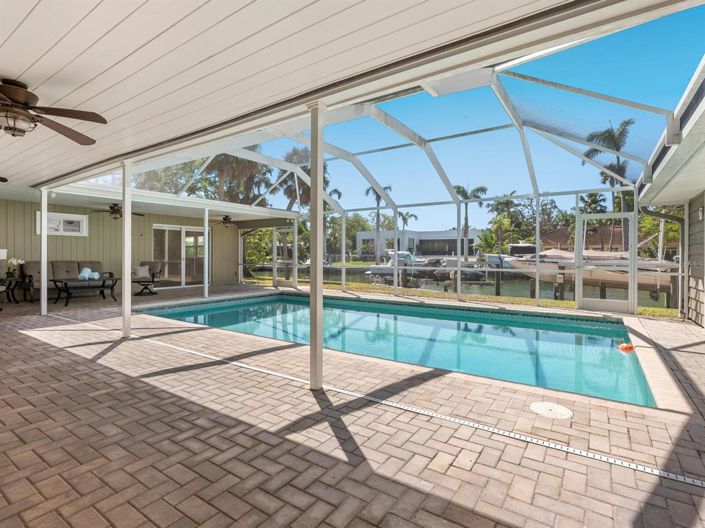 Image No.8-4 Bed Property for sale