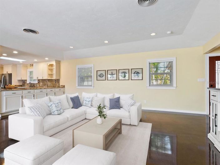 Image No.9-4 Bed Property for sale