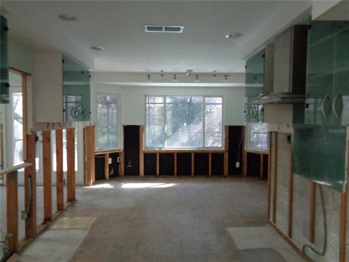 Image No.10-3 Bed Property for sale