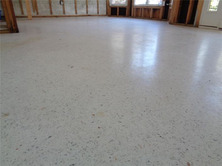 Image No.12-3 Bed Property for sale