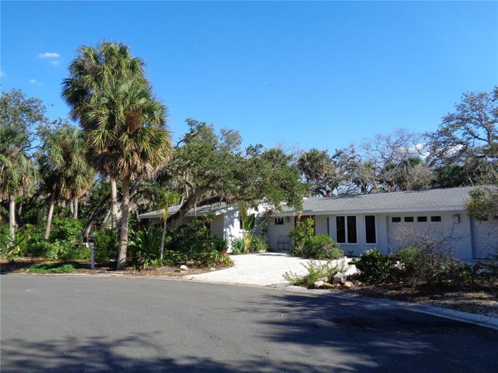 Image No.6-3 Bed Property for sale