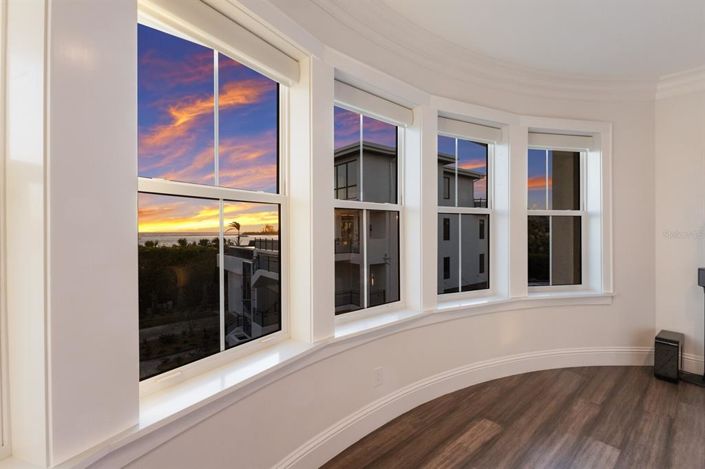 Image No.14-4 Bed Property for sale