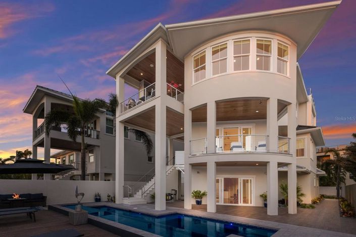 Image No.2-4 Bed Property for sale