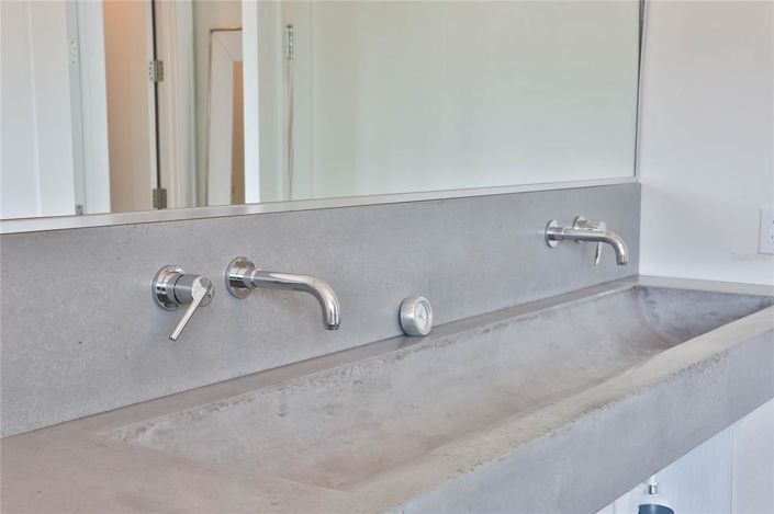 Image No.29-4 Bed Property for sale