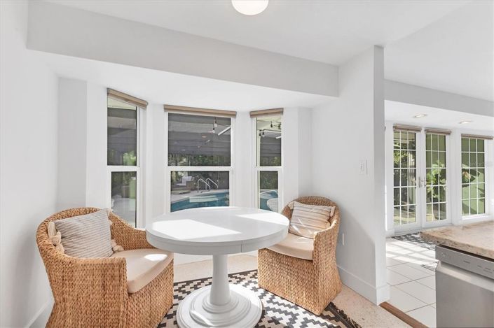 Image No.12-3 Bed Property for sale