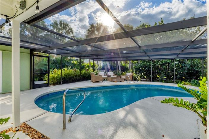 Image No.16-3 Bed Property for sale