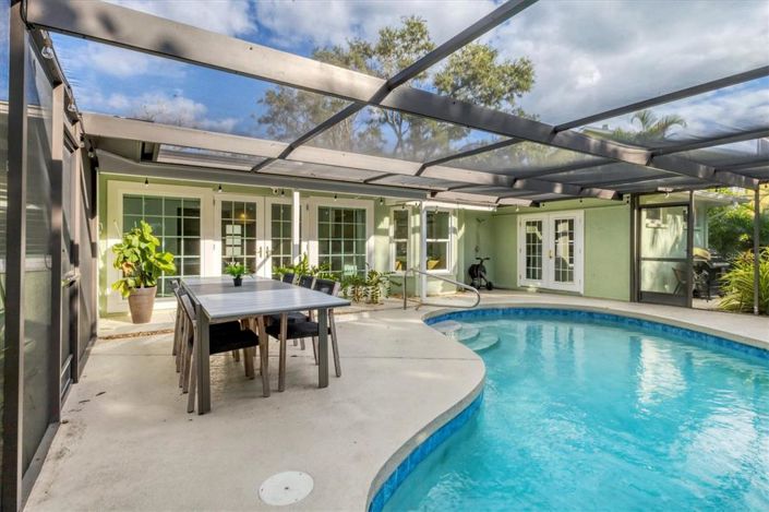 Image No.18-3 Bed Property for sale