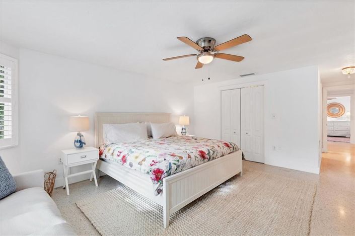 Image No.23-3 Bed Property for sale