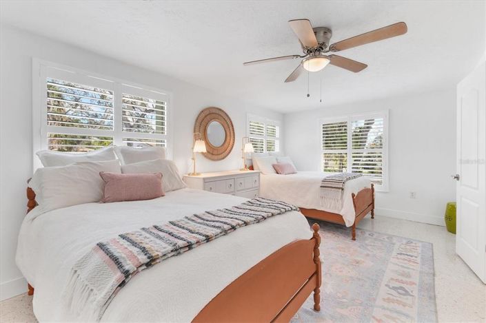 Image No.29-3 Bed Property for sale