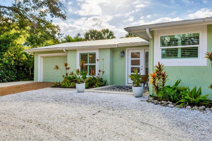 Image No.3-3 Bed Property for sale