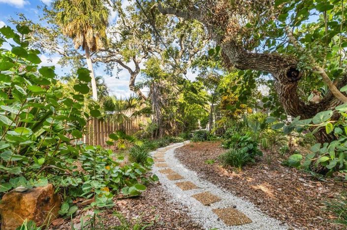 Image No.40-3 Bed Property for sale