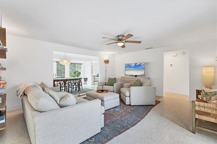 Image No.6-3 Bed Property for sale