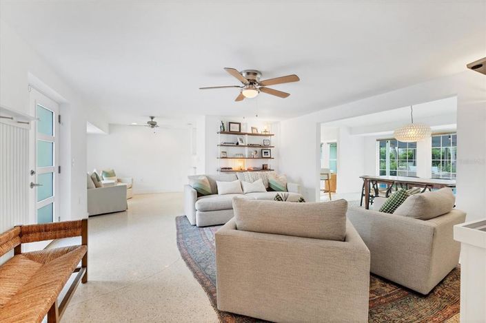 Image No.7-3 Bed Property for sale