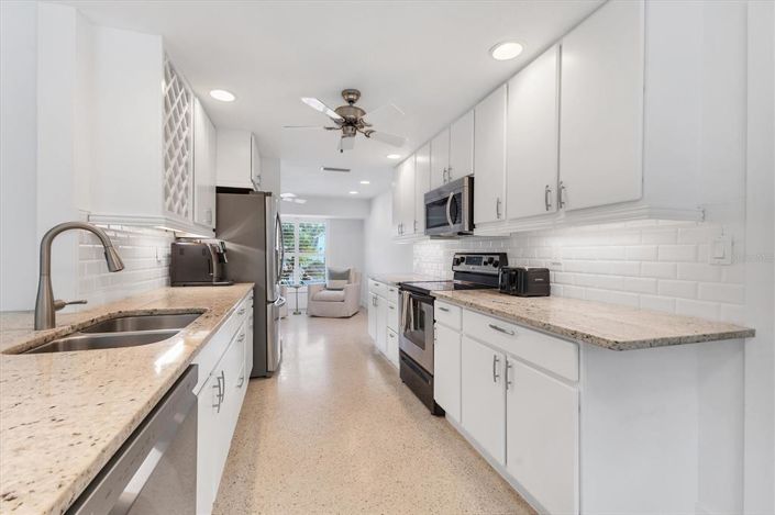 Image No.9-3 Bed Property for sale