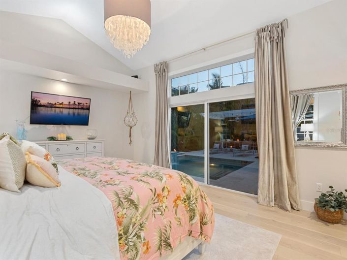 Image No.30-4 Bed Property for sale