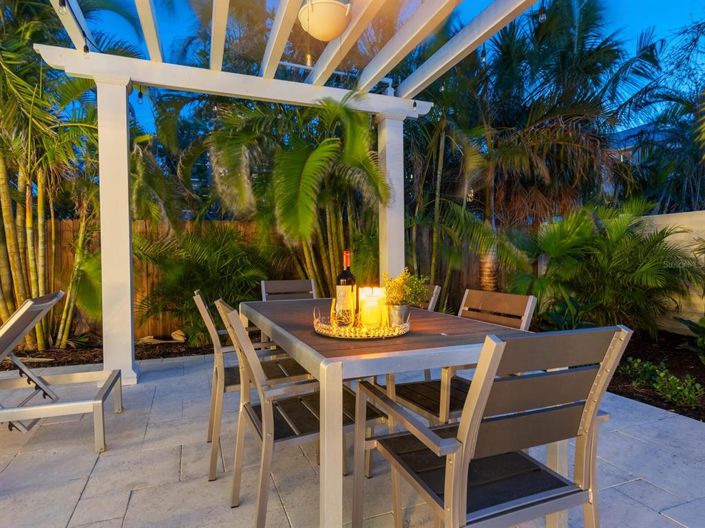 Image No.66-4 Bed Property for sale