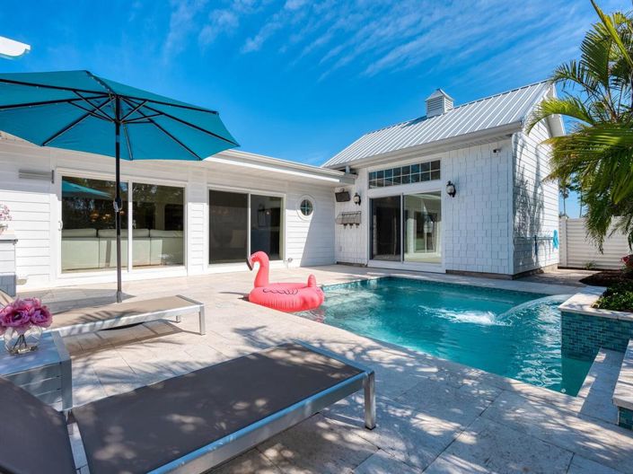 Image No.72-4 Bed Property for sale