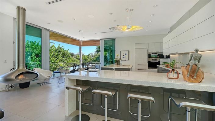 Image No.21-4 Bed Property for sale