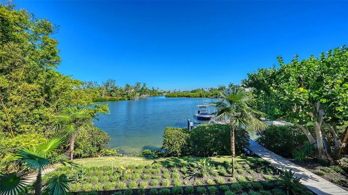 Image No.25-4 Bed Property for sale