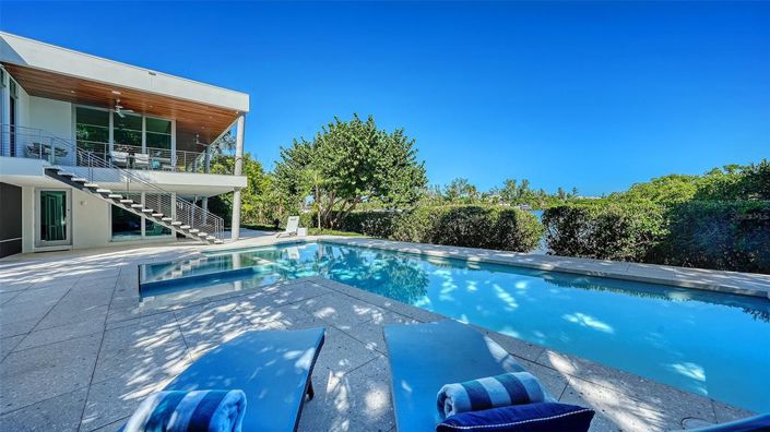 Image No.55-4 Bed Property for sale