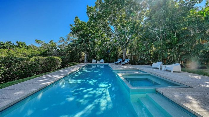 Image No.57-4 Bed Property for sale