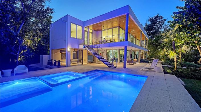 Image No.63-4 Bed Property for sale