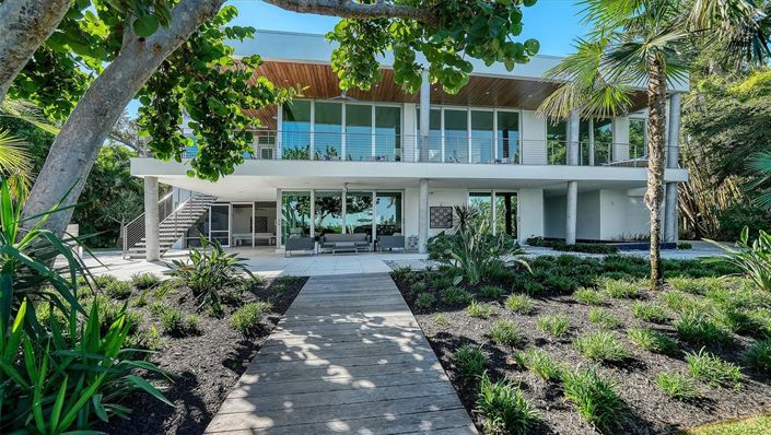 Image No.64-4 Bed Property for sale