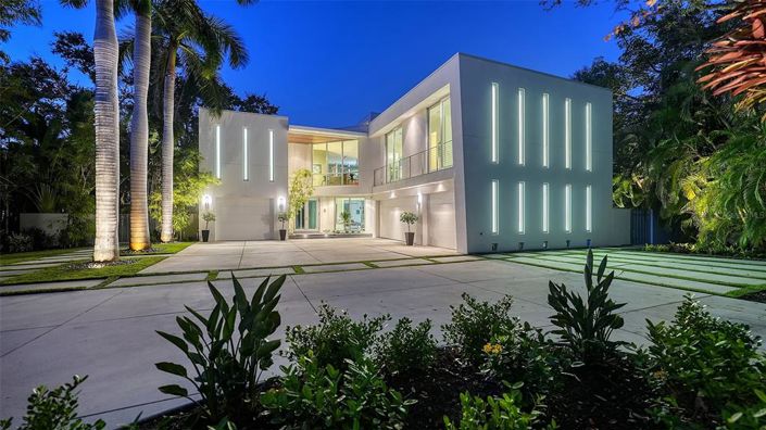 Image No.7-4 Bed Property for sale