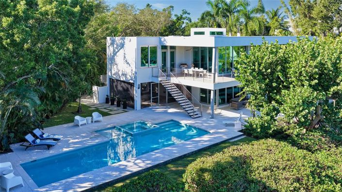 Image No.70-4 Bed Property for sale