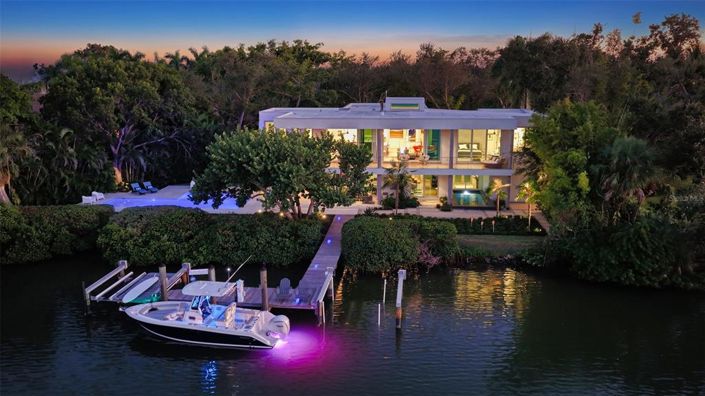 Image No.76-4 Bed Property for sale