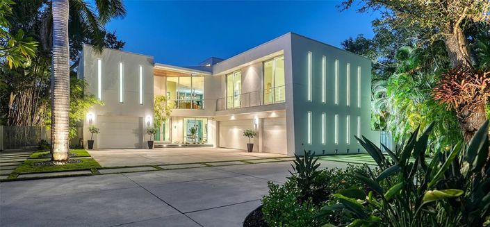 Image No.8-4 Bed Property for sale