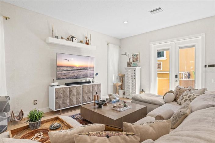 Image No.17-4 Bed Property for sale