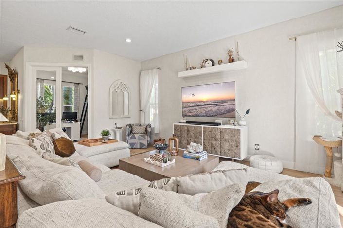 Image No.19-4 Bed Property for sale